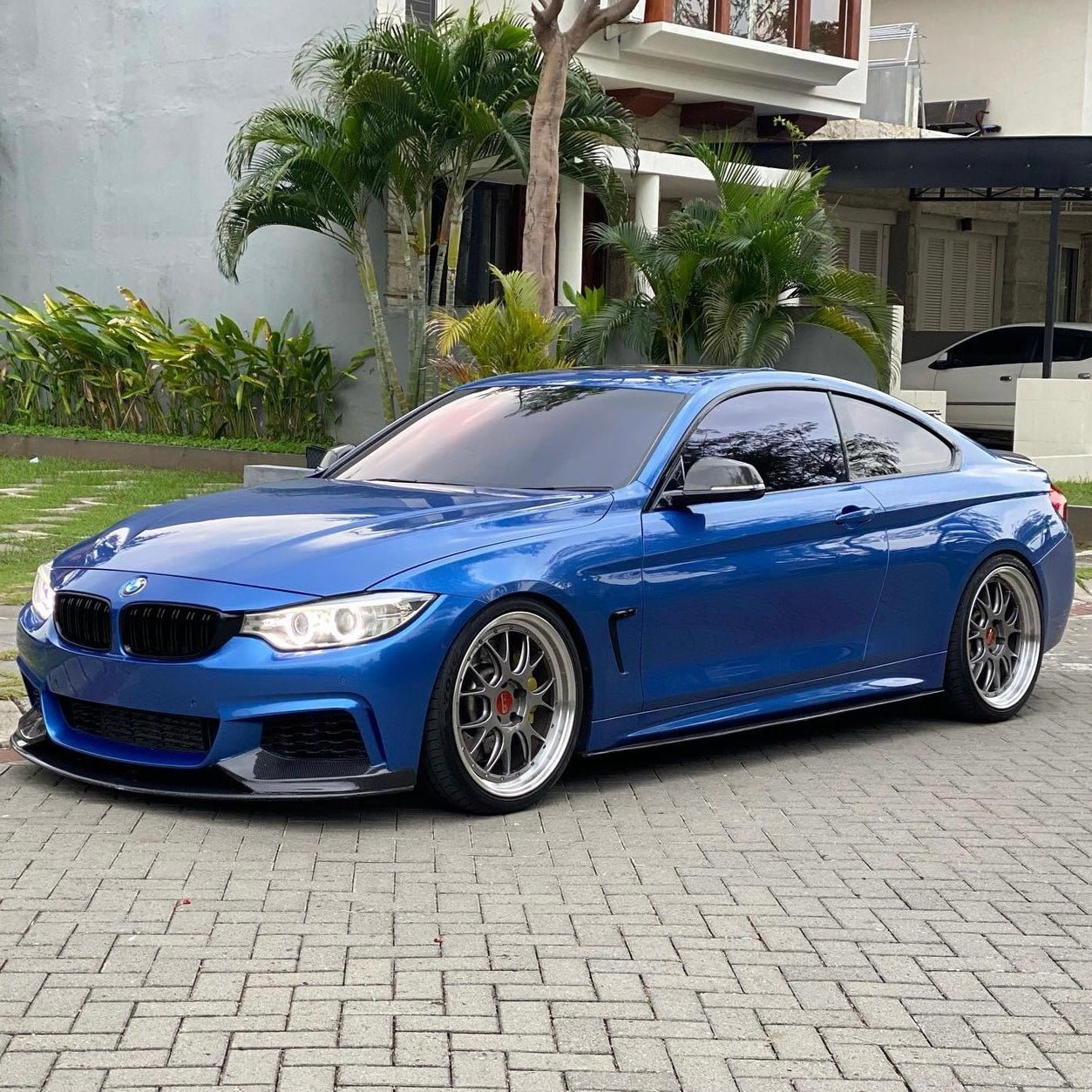 BMW 4 SERIES F32/F33/F36 (M SPORT) CARBON FIBER SIDE SKIRTS (2013 - 2019) - AutoTailor