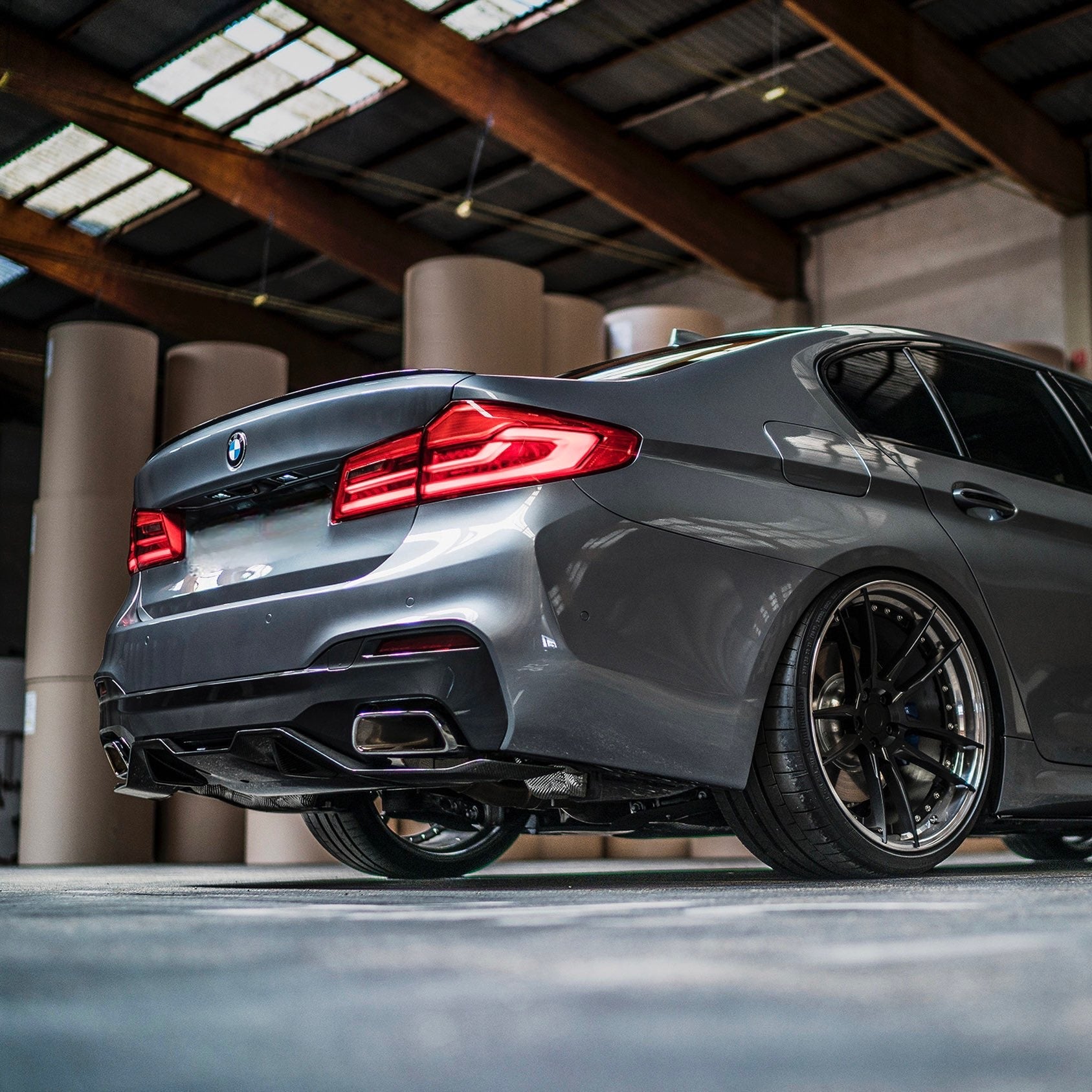 BMW 5 SERIES G30 (M SPORT) CARBON FIBER REAR DIFFUSER (2017 - 2020) - AutoTailor