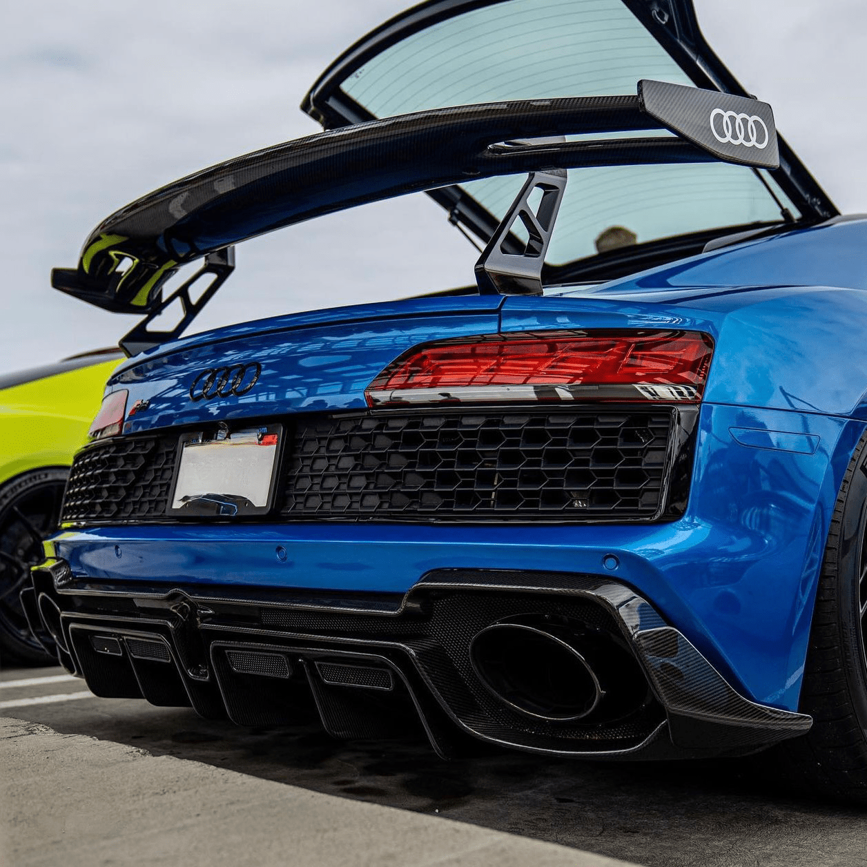 AUDI R8 V10 GEN 2 FL PRE - PREG CARBON FIBER REAR DIFFUSER (2020 - 2023) - AutoTailor