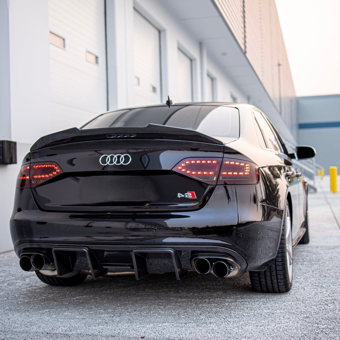 AUDI S4 B8 SALOON CARBON FIBRE REAR DIFFUSER WITH BRAKE LIGHT (2009 - 2012) - AutoTailor