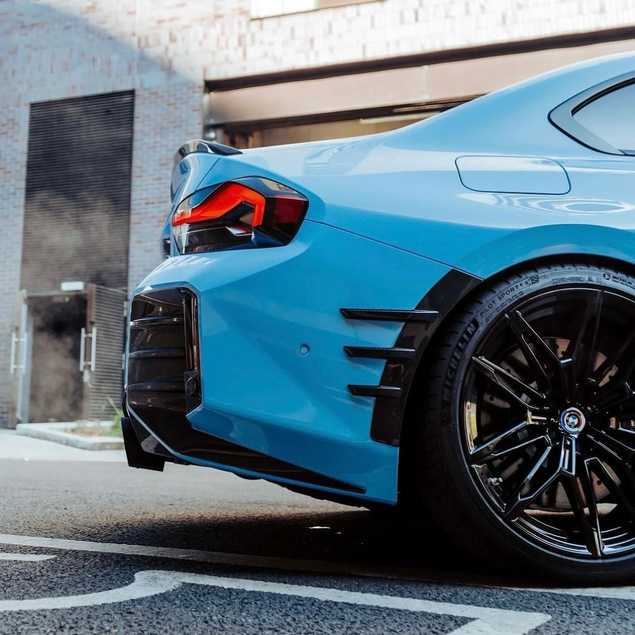 BMW M2 G87 PRE - PREG CARBON FIBER REAR SIDE FENDER TRIM (2023+) - AutoTailor