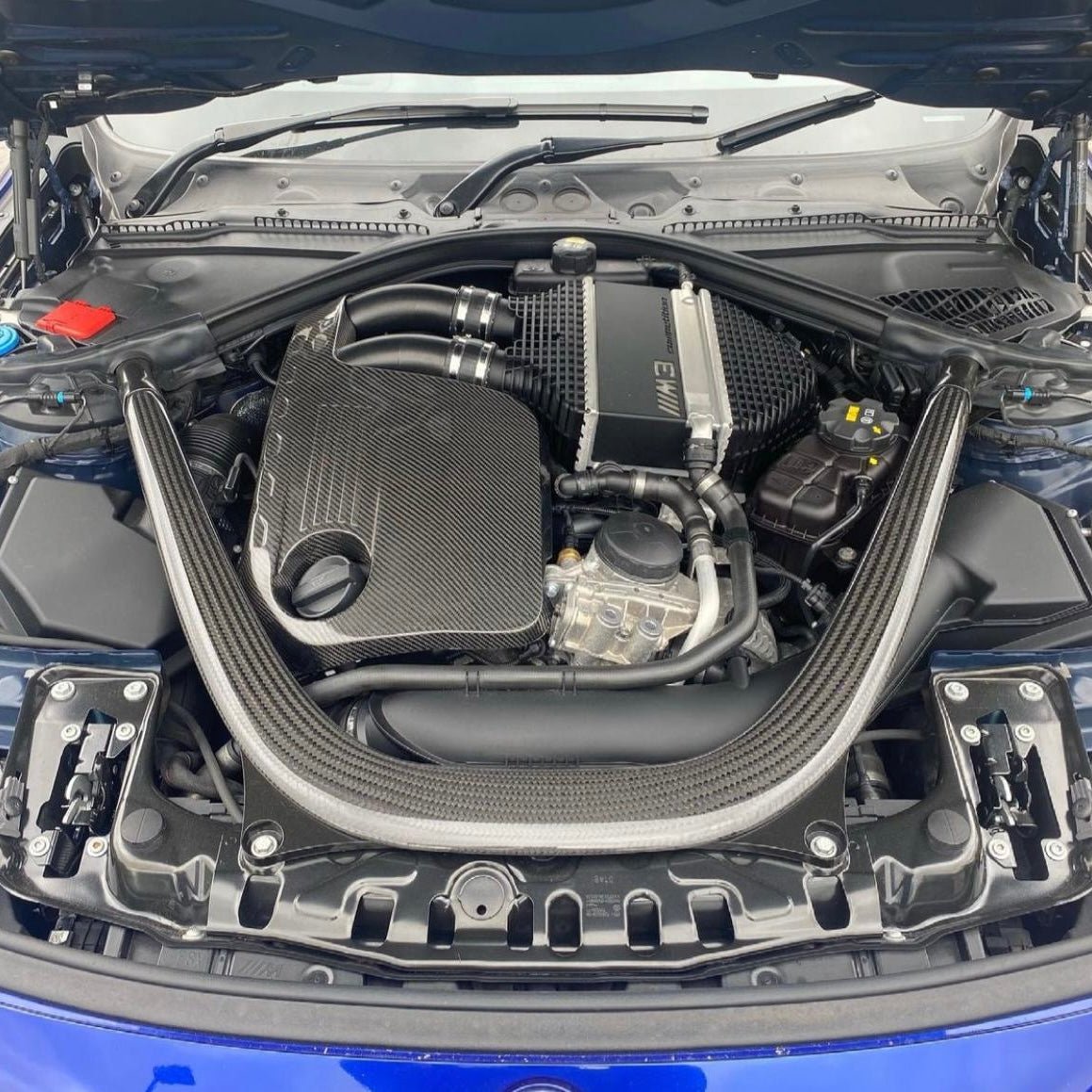 BMW M3 M4 F80/F82/F83 CARBON FIBER ENGINE COVER (2014 - 2020) - AutoTailor