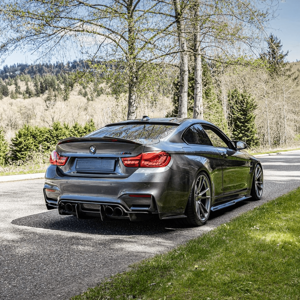 BMW M3 M4 F80/F82/F83 PRE - PREG CARBON FIBER REAR DIFFUSER (2014 - 2020) - AutoTailor