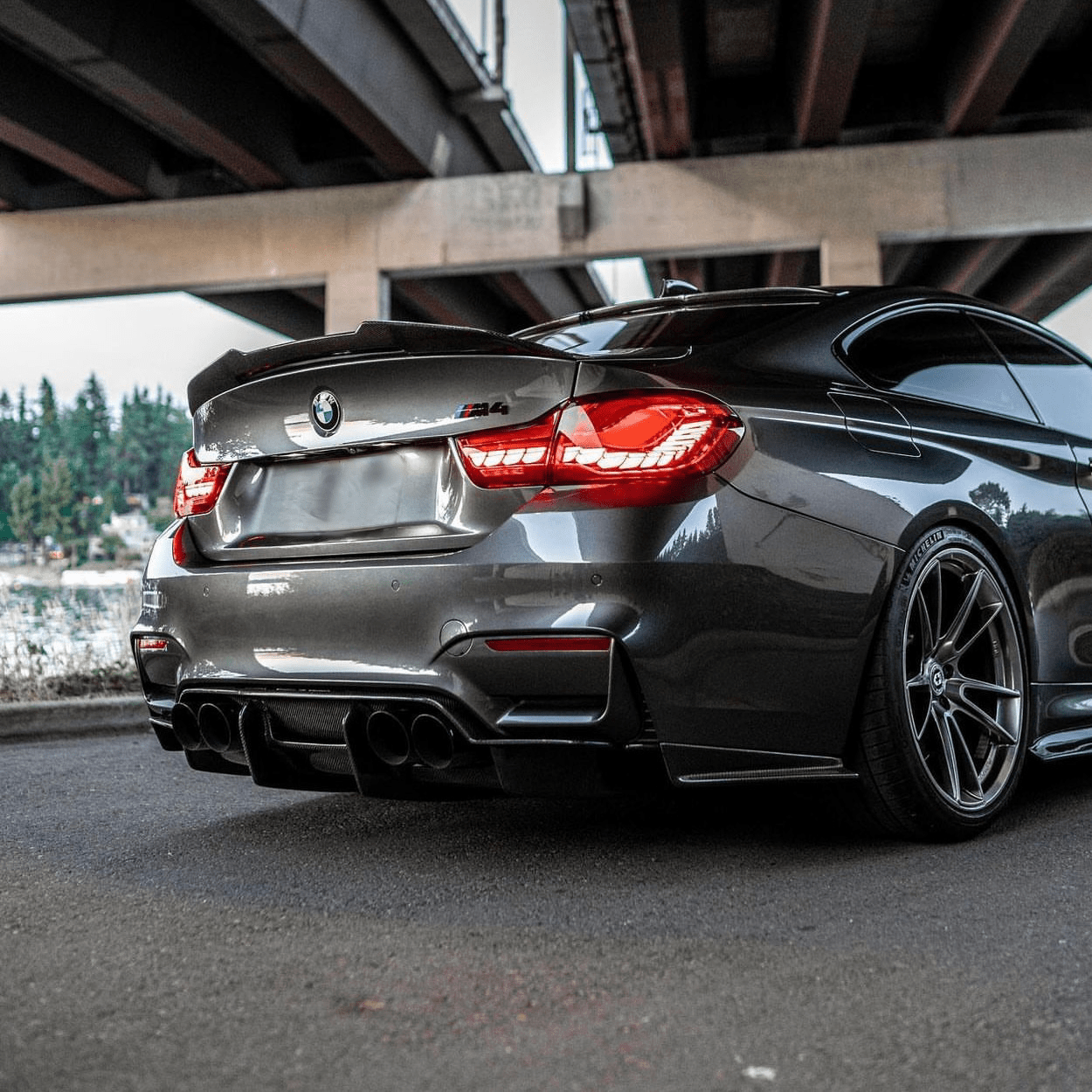 BMW M3 M4 F80/F82/F83 PRE - PREG CARBON FIBER REAR DIFFUSER (2014 - 2020) - AutoTailor