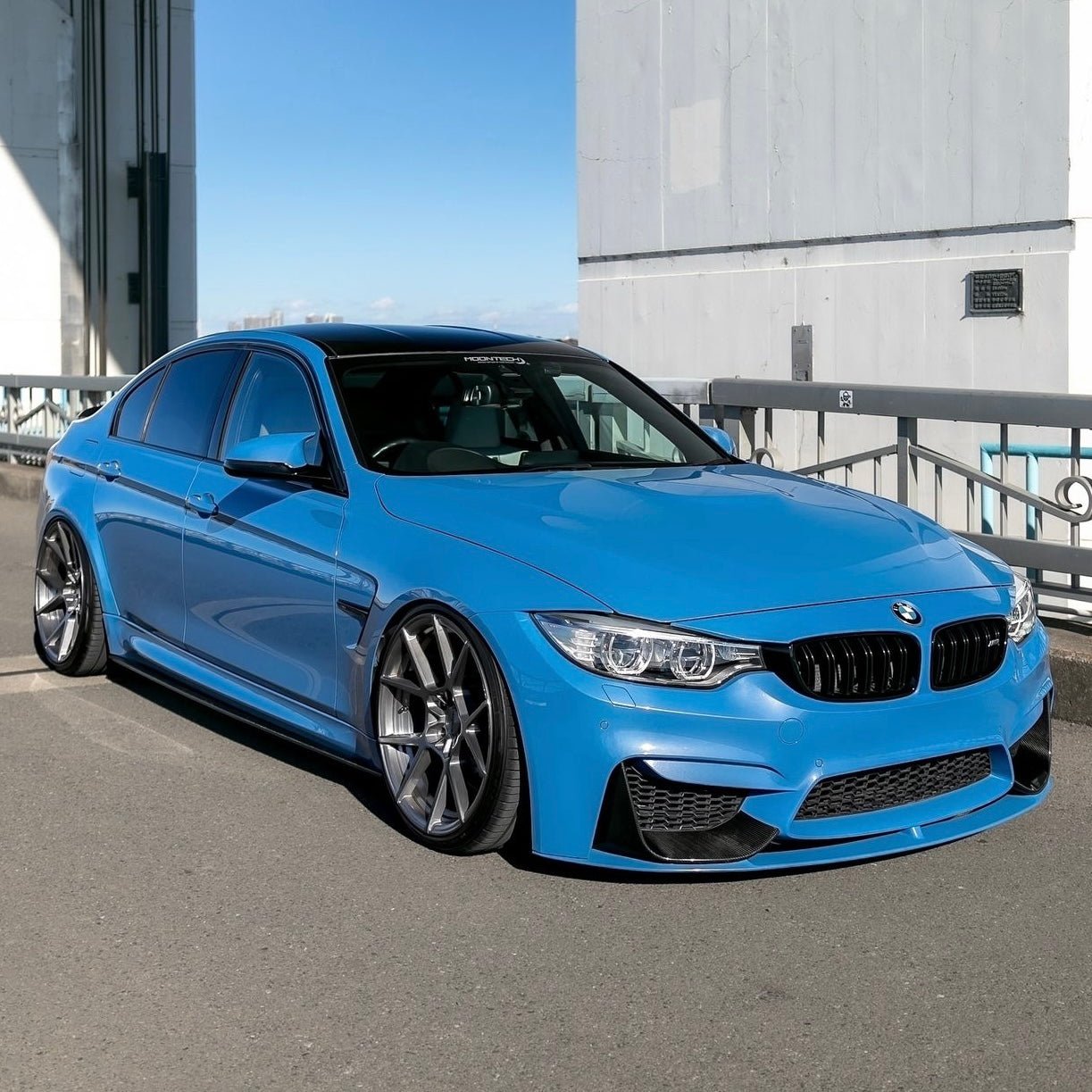 BMW M3 M4 F80/F82/F83 PRE - PREG CARBON FIBER SIDE SKIRTS (2014 - 2020) - AutoTailor