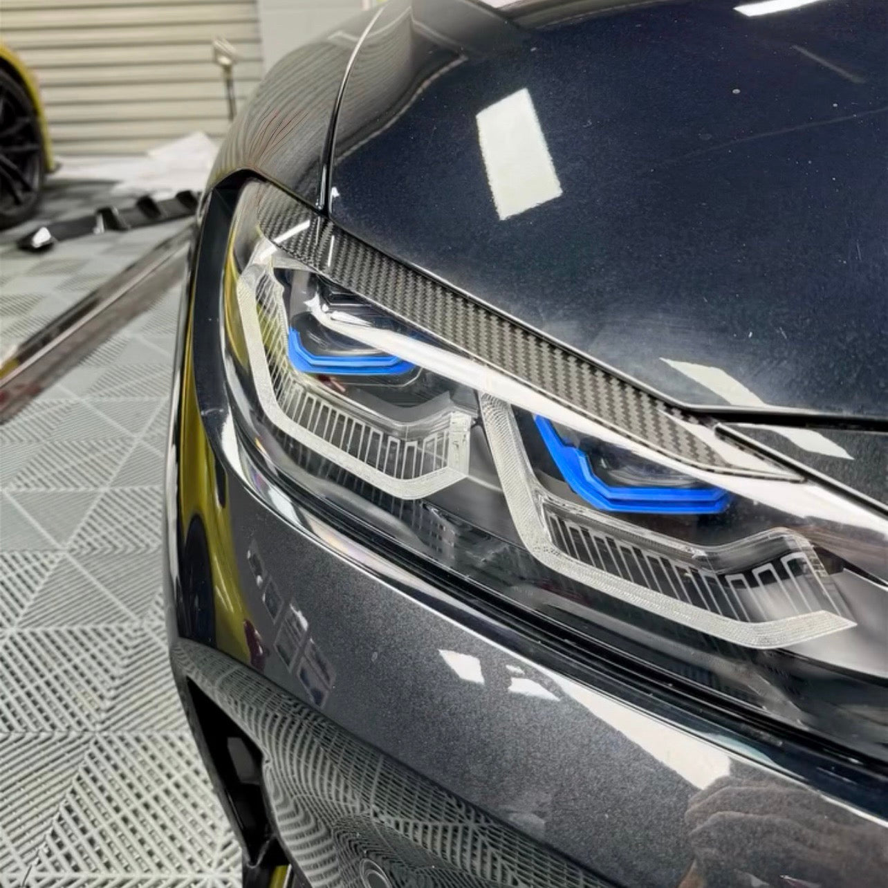 BMW M3 M4 G80/G81/G82/G83 PRE - PREG CARBON FIBER HEADLIGHT EYEBROW COVERS (2021+) - AutoTailor