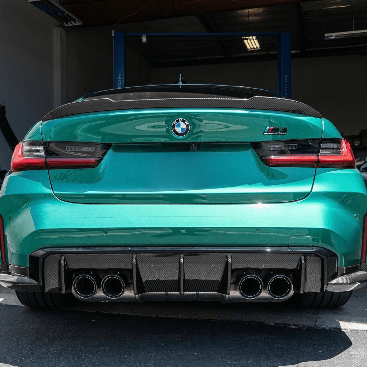 BMW M3 M4 G80/G81/G82/G83 PRE - PREG CARBON FIBER OEM REAR DIFFUSER (2021+) - AutoTailor