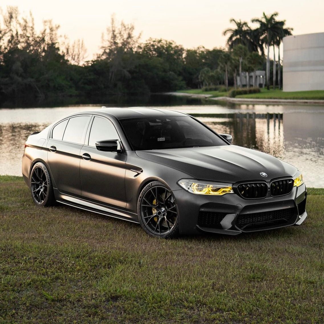 BMW M5 5 SERIES F90/G30 CARBON FIBER SIDE SKIRTS (2017 - 2023) - AutoTailor